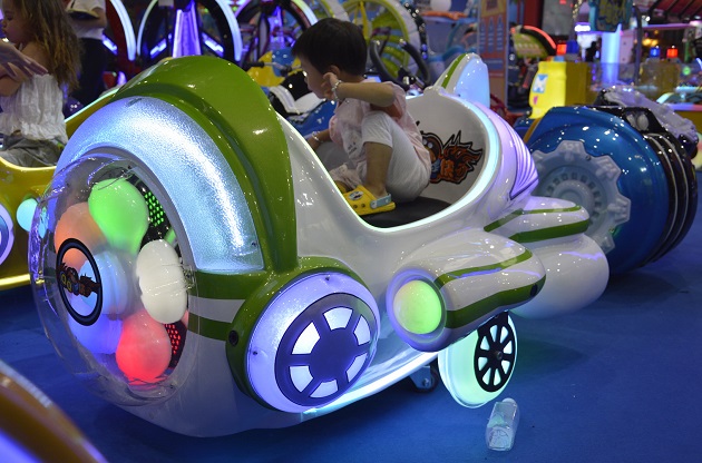 QQ飞侠-游乐设备-碰碰车